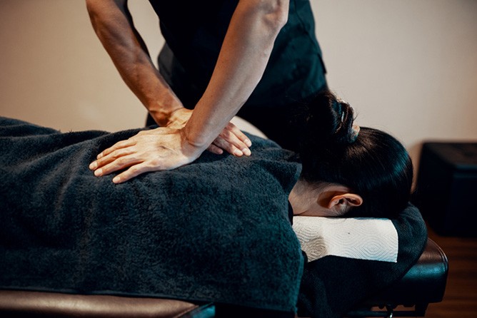 chiropractor massage 