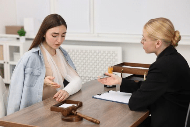 Aventura, Fl, Personal Injury Lawyer 2 Aventura Fl Personal Injury Lawyer Injured Woman Consultation