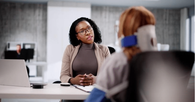 Fort Lauderdale Personal Injury Lawyer 2 Fort Lauderdale Personal Injury Lawyer Injured Client Consultation